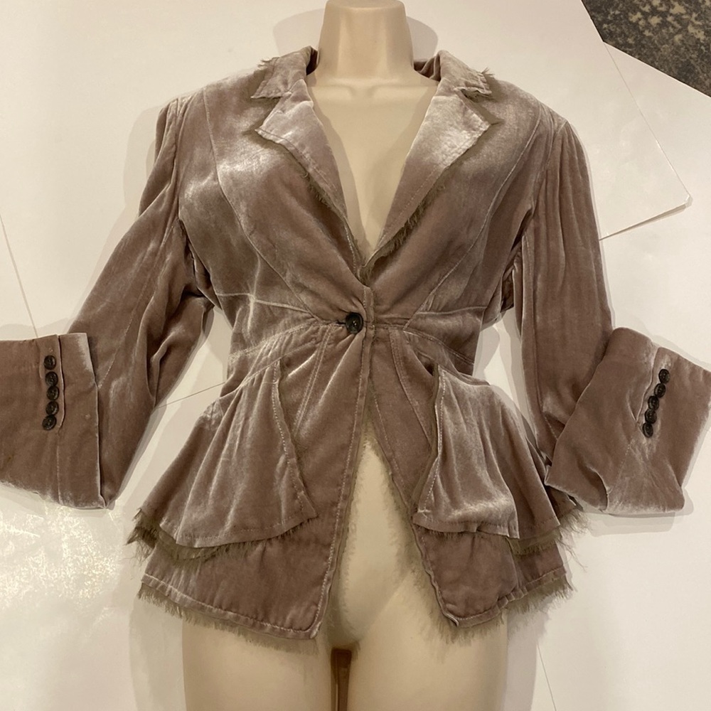 ELIZABETH AND JAMES MAUVE VELVET AND TAUPE SILK FRINGE & LINING AMAZING